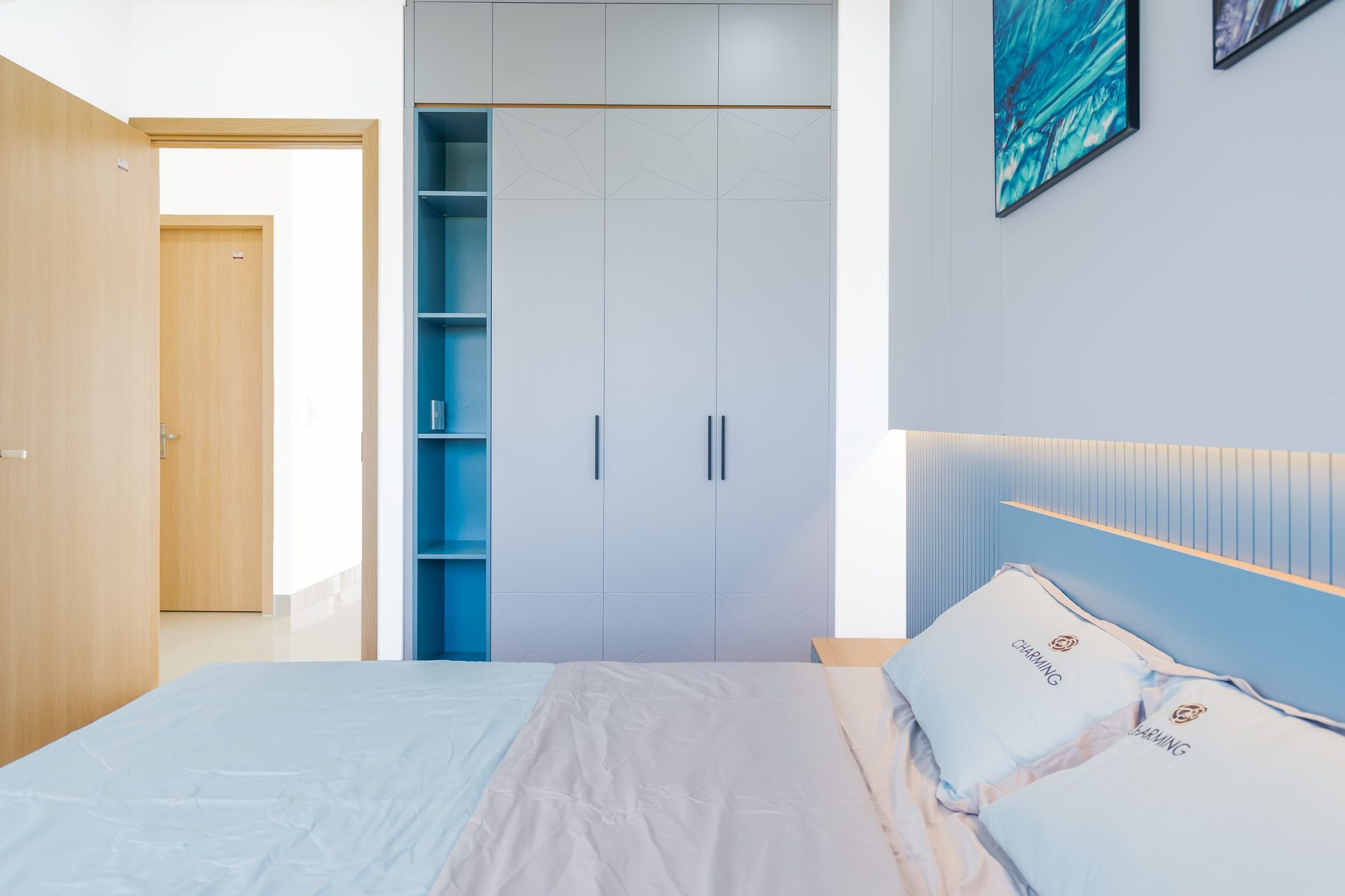 Wardrobes for Small Bedrooms Maximizing Space and Style